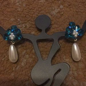 Lovely pearl drop Earrings